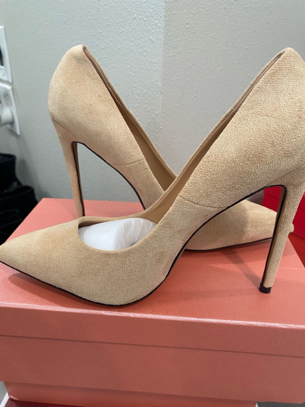 Classic Pointed Toe High Heel Pumps in Beige